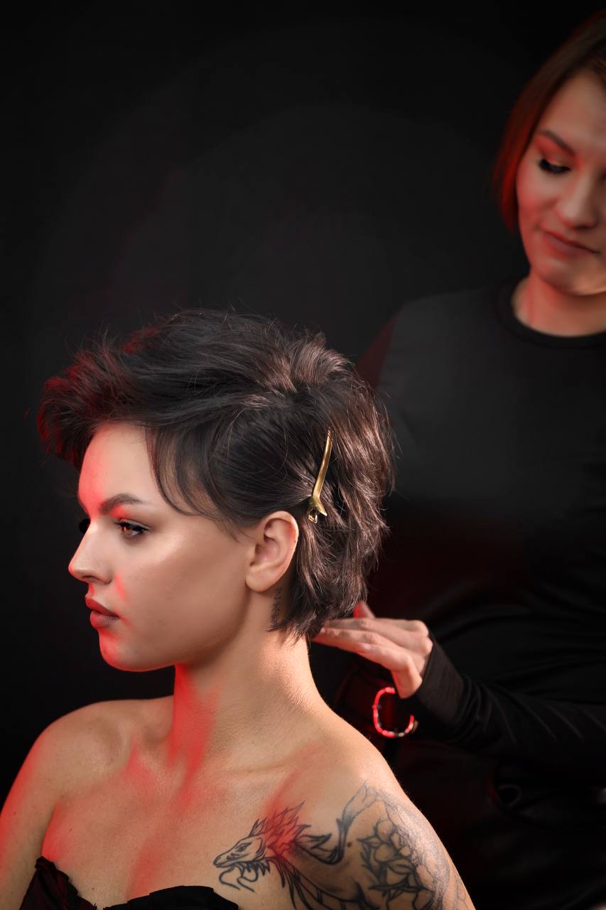 Індивідуальні уроки з жіночих стрижок