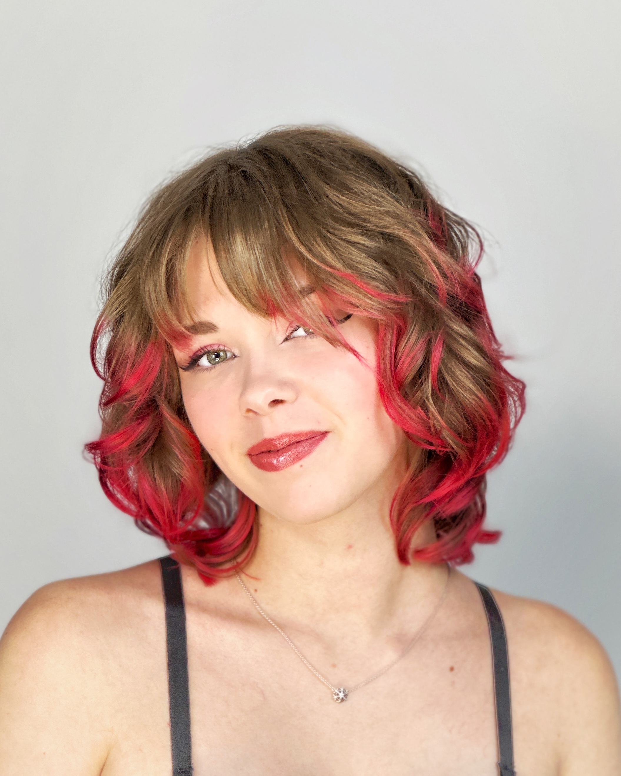 Онлайн-курс: 5 актуальних форм стрижок